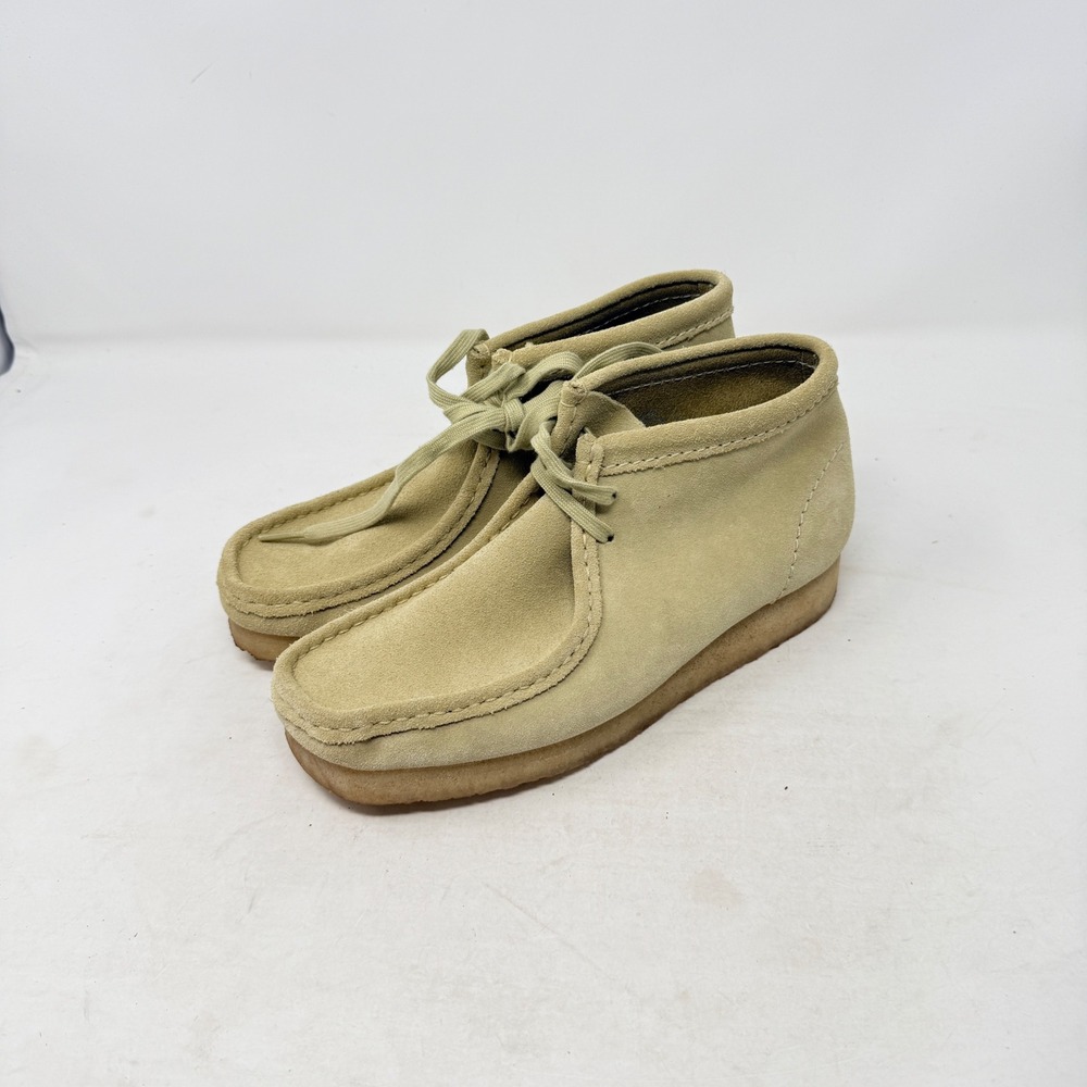 Clarks Wallabee Boots Sand Suede Women 8 Moccasin Crepe Sole Casual Shoes